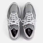 Men's 990 v6